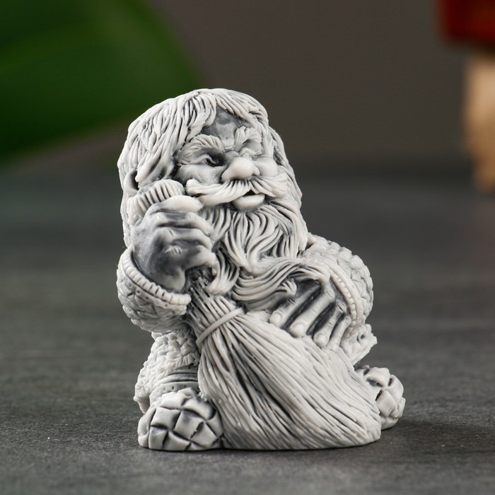 Фигурка «Домовой с веником», 6.5 см