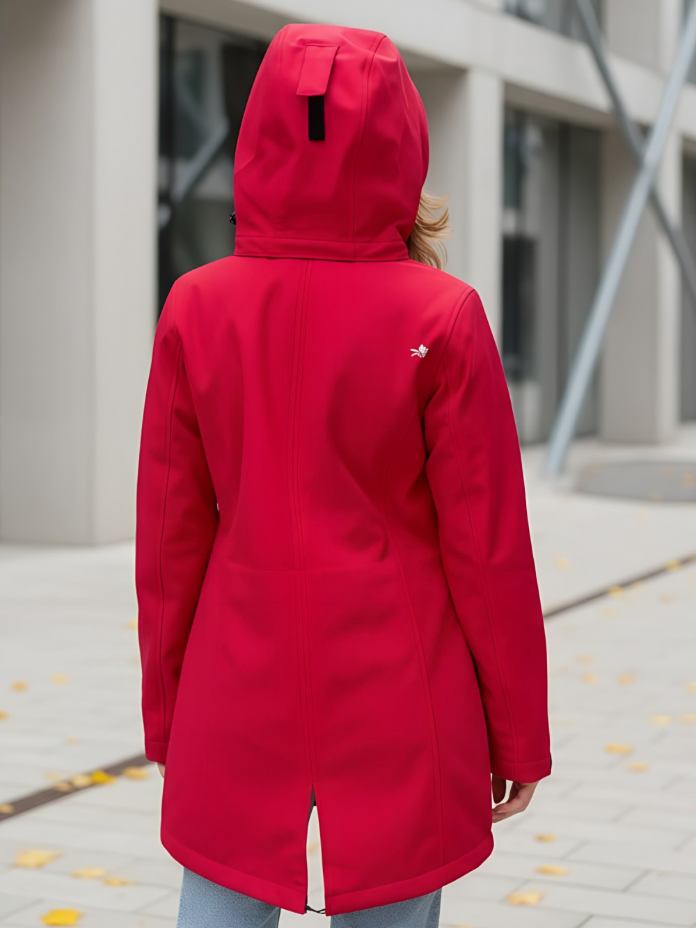 Парка спортивная женская с капюшоном softshell красного цвета 9568Kr