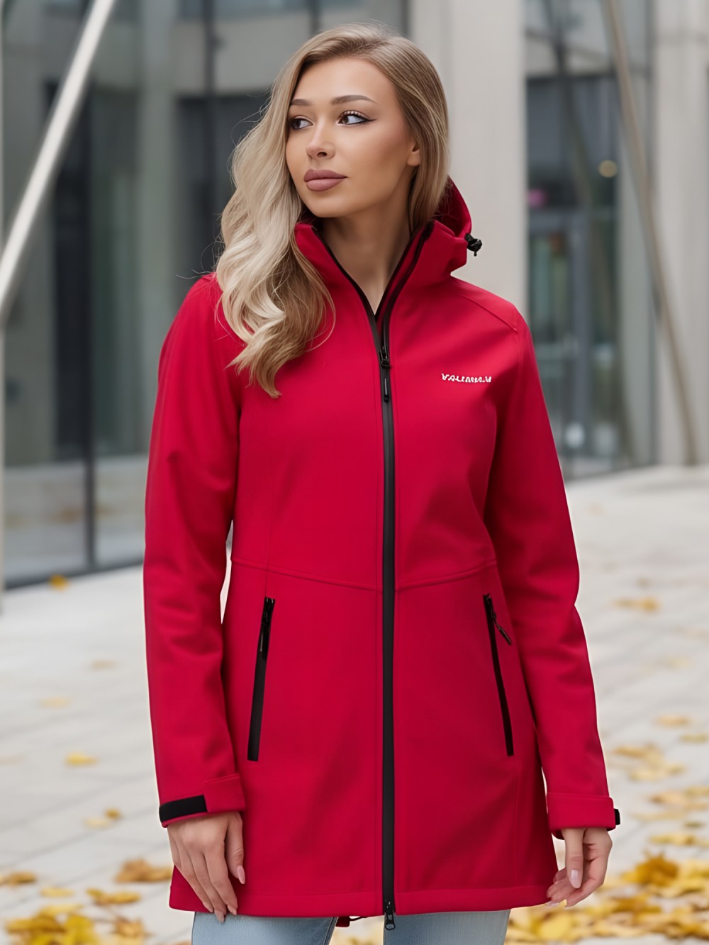 Парка спортивная женская с капюшоном softshell красного цвета 9568Kr