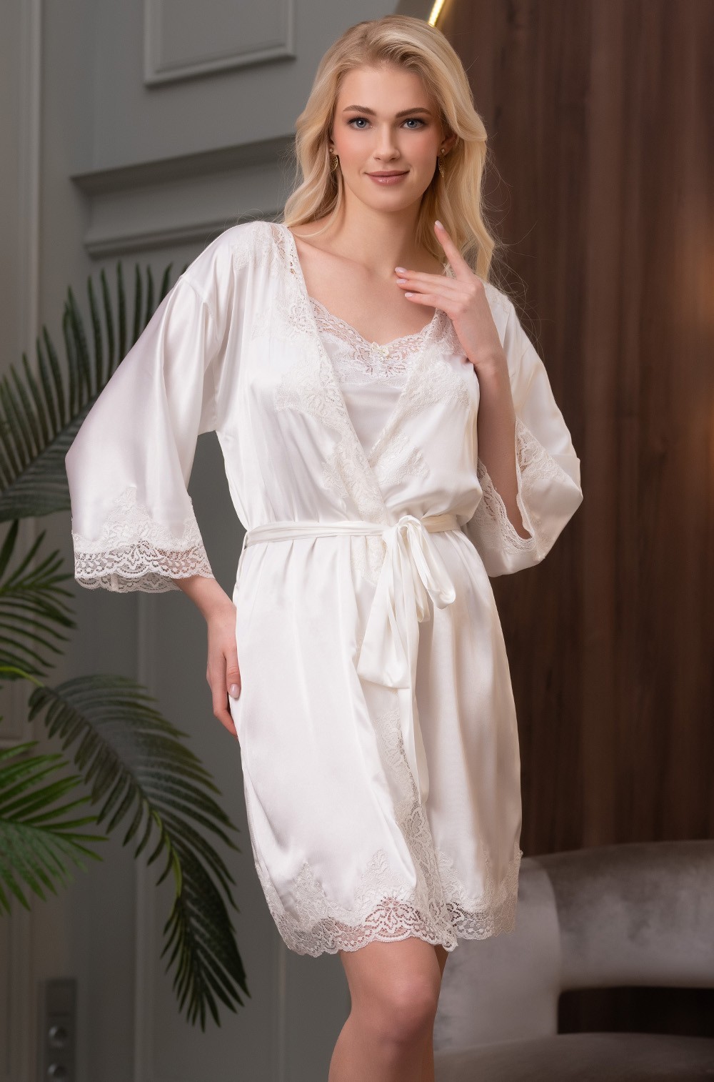 ARIANNA 3943 Короткий халат Mia-Amore