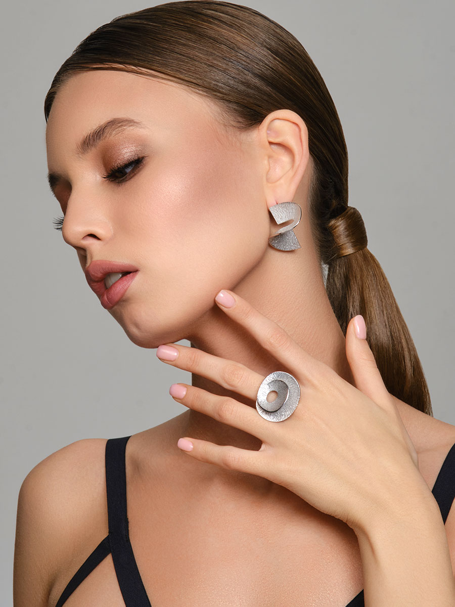 Кольцо из серебра родированное 925 пробы к50100