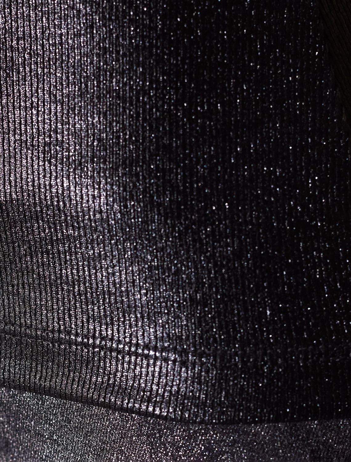 Топ с закрытым декольте из хлопка с эластаном в рубчик с матовым покрытием металлик D43.228 черный