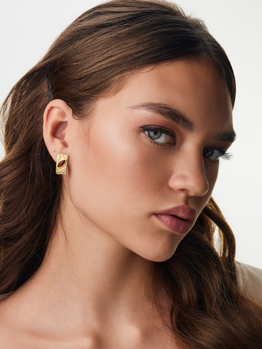 Яркие серьги в анималистическом дизайне из натурального янтаря «Эритрея»