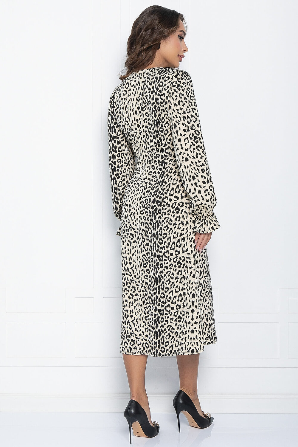 ст. цена2279руб.! LT Collection Платье П10968бежевый